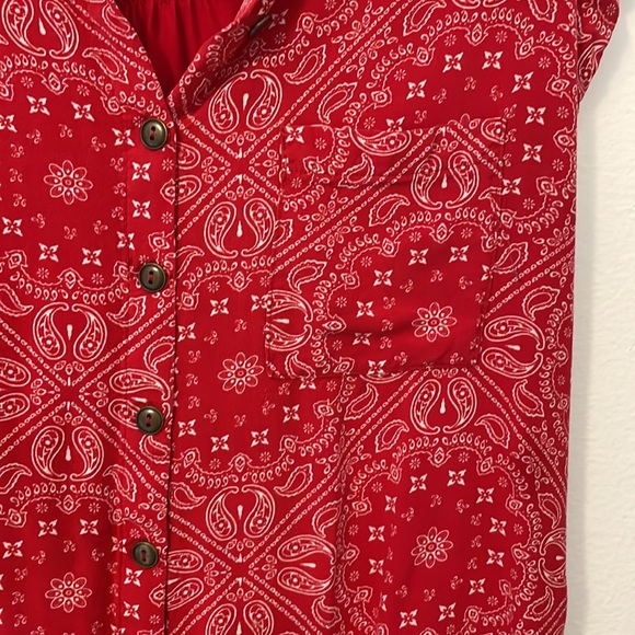 No Boundaries S / C 3 - 5 red cuffed short sleeve button down shirt blouse - Picture 3 of 8